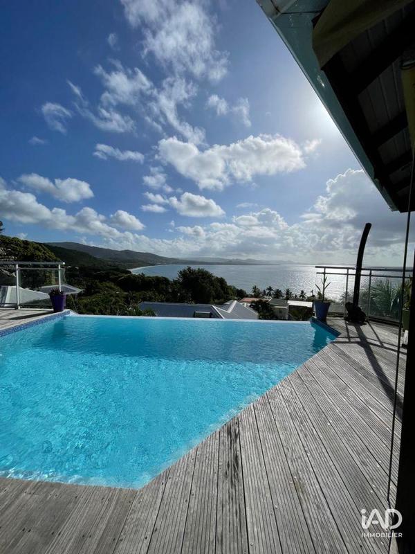 Maison - 121 m² - 8 pièces