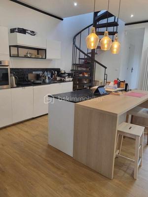 Immeuble - 166 m² - 6 pièces