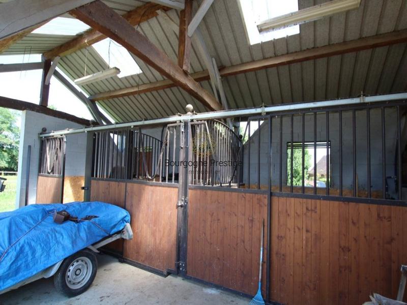 Propriété - 210 m² - 7 pièces