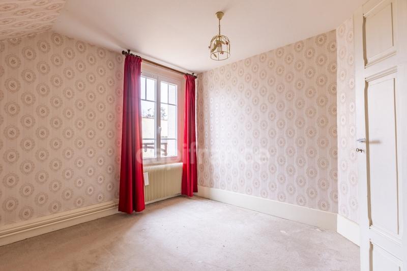 Maison - 170 m² - 8 pièces