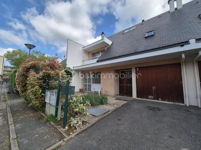 Maison - 150 m² - 8 pièces