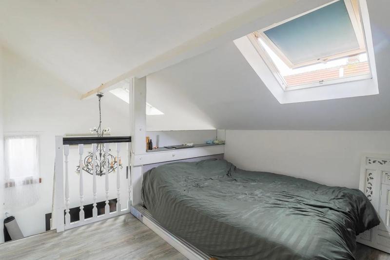 Maison - 225 m² - 11 pièces