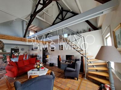 Maison - 270 m² - 8 pièces