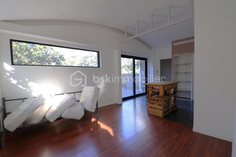 Maison - 260 m² - 9 pièces