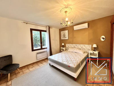 Maison - 239 m² - 8 pièces