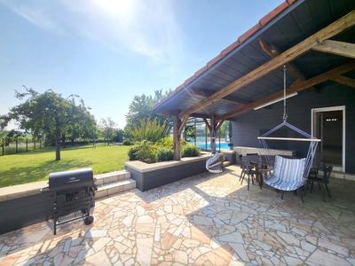 Maison - 267 m² - 8 pièces