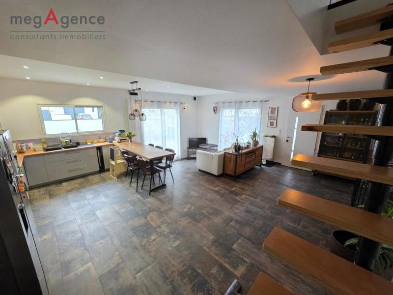 Maison - 120 m² - 5 pièces