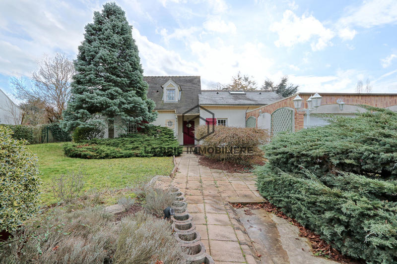 Maison - 170 m² - 7 pièces