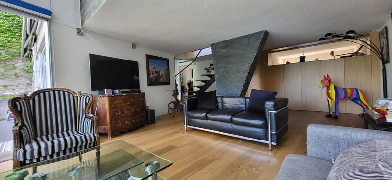 Maison - 245 m² - 10 pièces