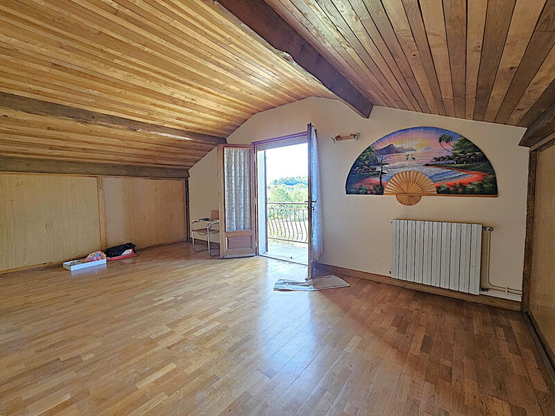 Maison - 169 m² - 6 pièces
