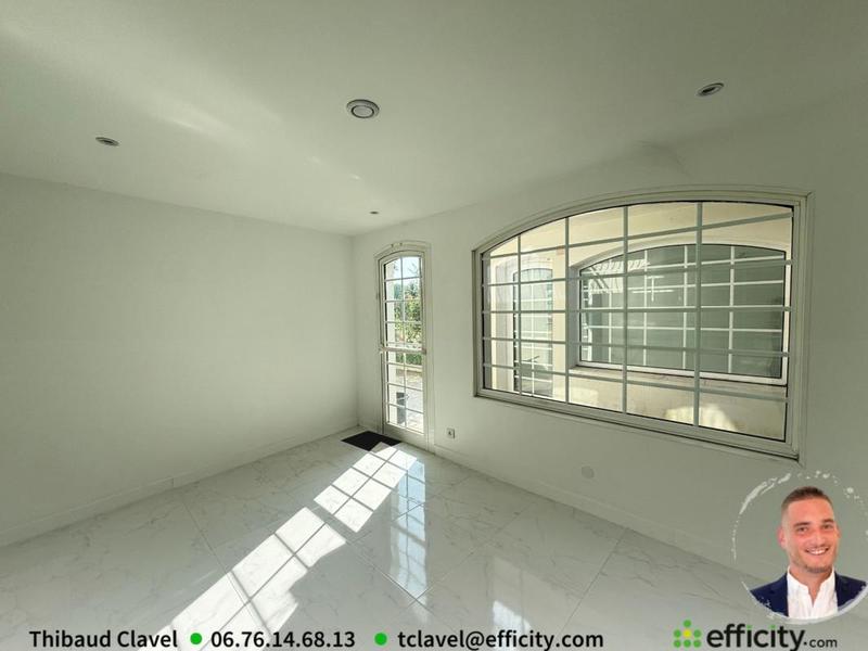 Maison - 170 m² - 8 pièces