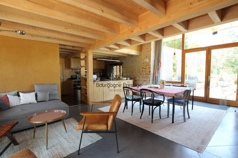 Propriété - 228 m² - 9 pièces