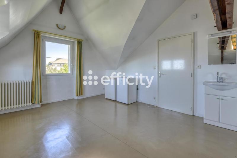 Maison - 217 m² - 9 pièces