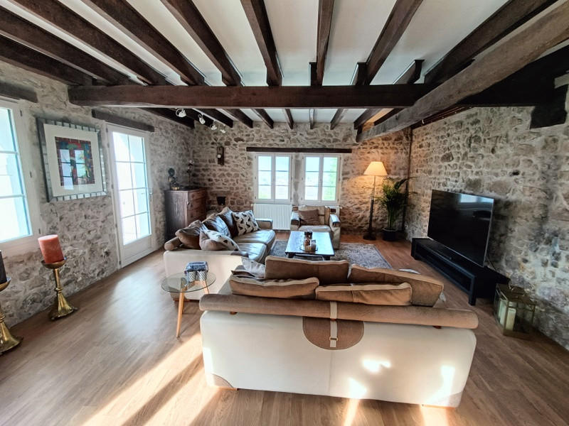 Maison - 247 m² - 7 pièces