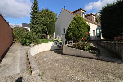 Maison - 175 m² - 8 pièces