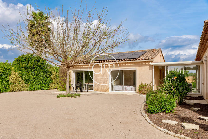 Maison - 253 m² - 9 pièces