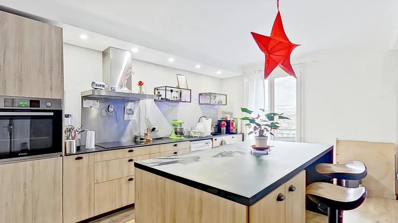 Maison - 92 m² - 4 pièces