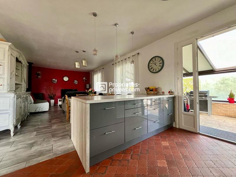 Maison - 200 m² - 8 pièces