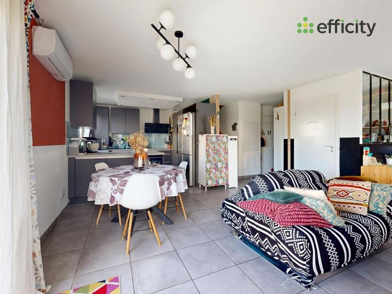 Appartement - 95 m² - 4 pièces