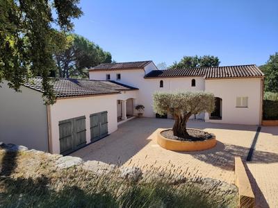 Villa - 200 m² - 8 pièces