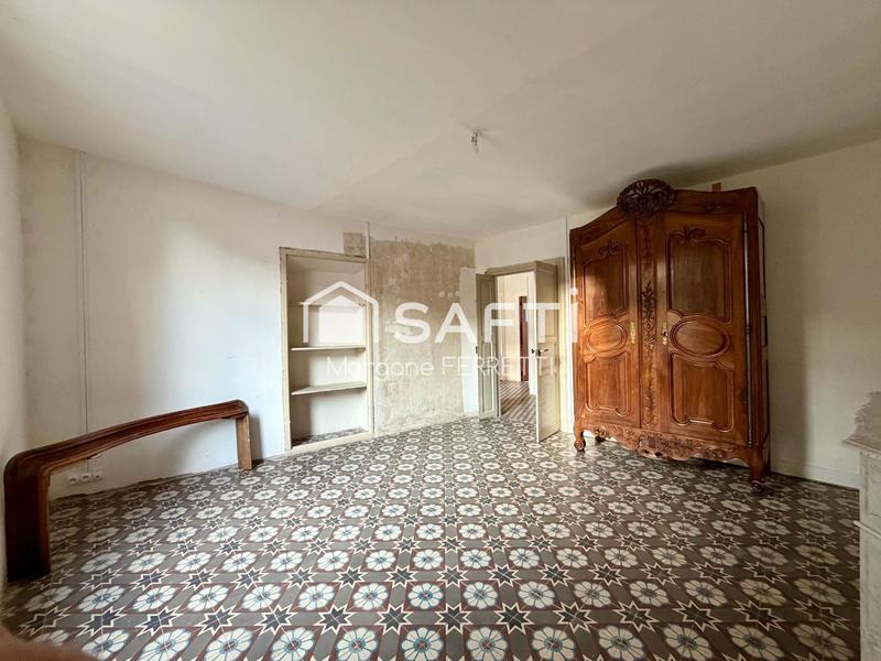 Maison - 250 m² - 7 pièces