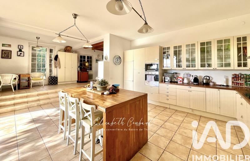 Maison - 211 m² - 6 pièces