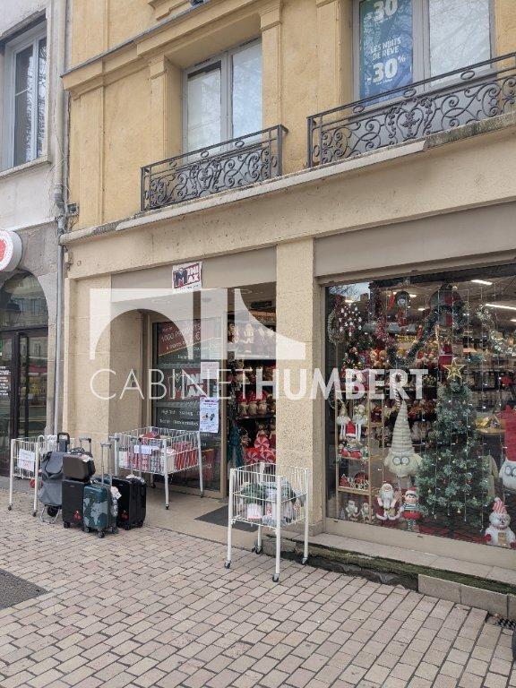 Local commercial - 151 m²