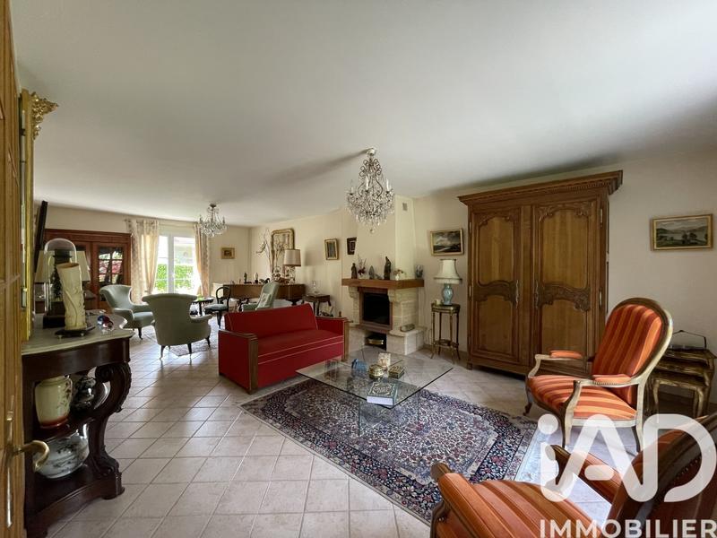 Maison - 237 m² - 7 pièces