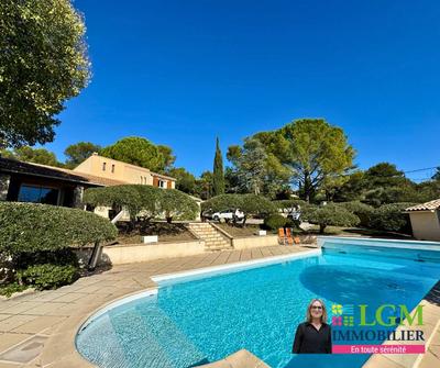 Maison - 161 m² - 6 pièces