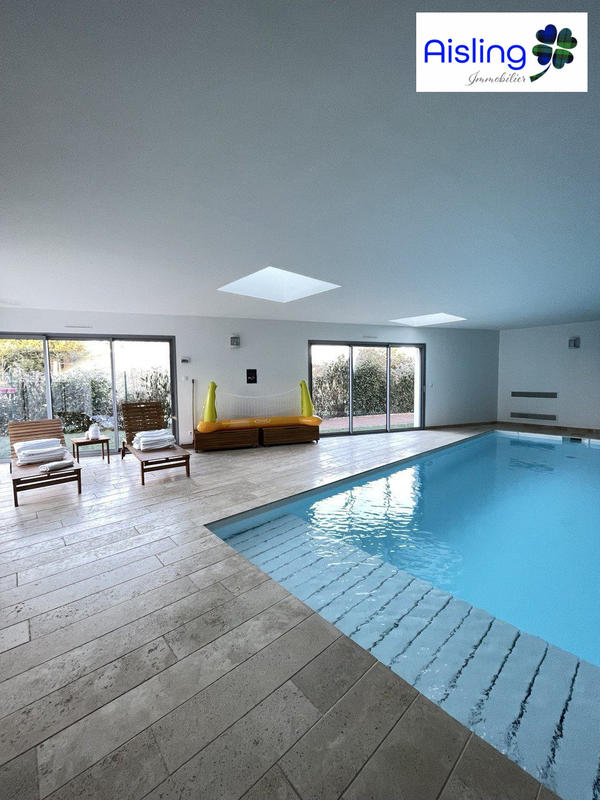 Maison contemporaine - 282 m² - 6 pièces