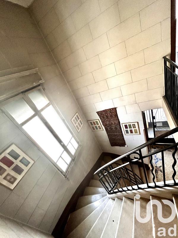 Maison - 227 m² - 9 pièces