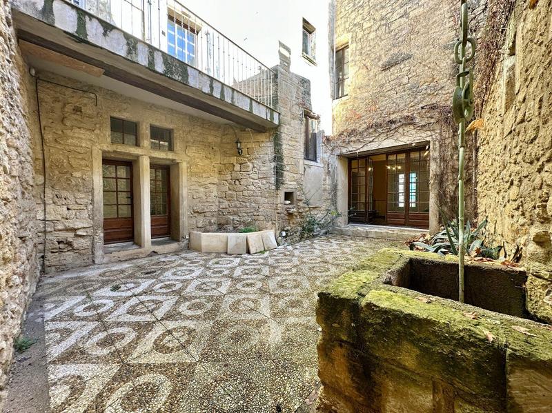 Maison - 260 m² - 9 pièces