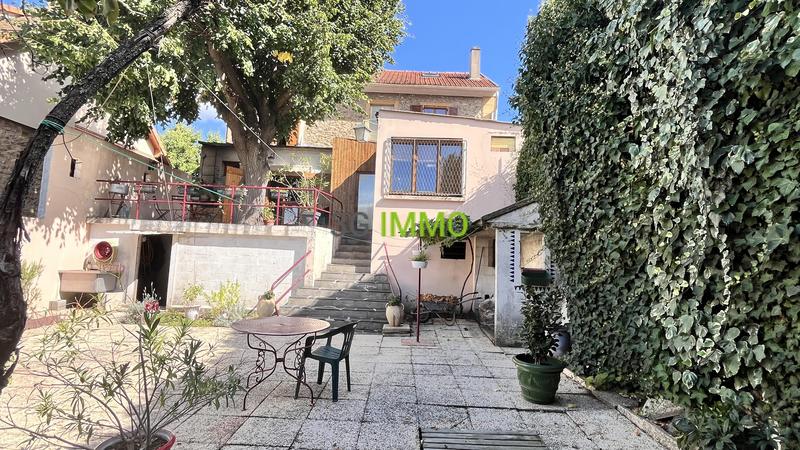 Maison - 224 m² - 8 pièces