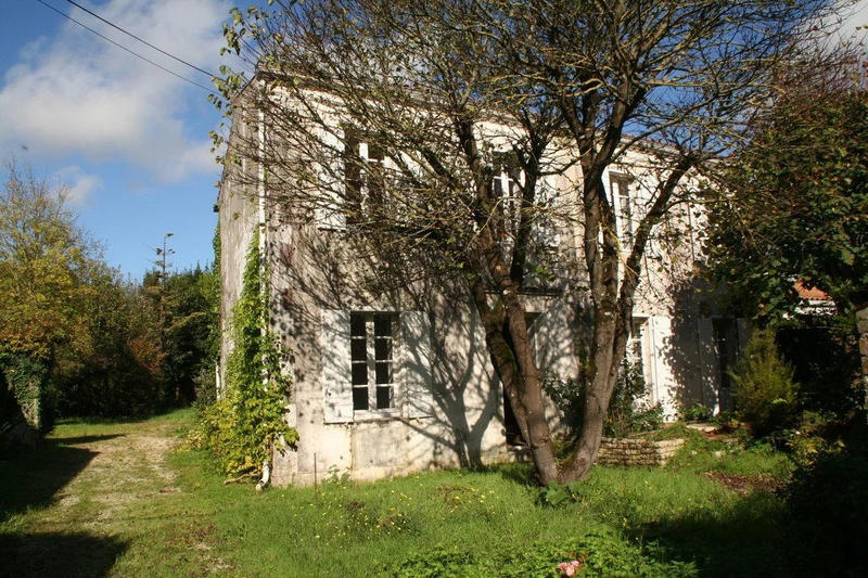 Maison - 180 m² - 8 pièces