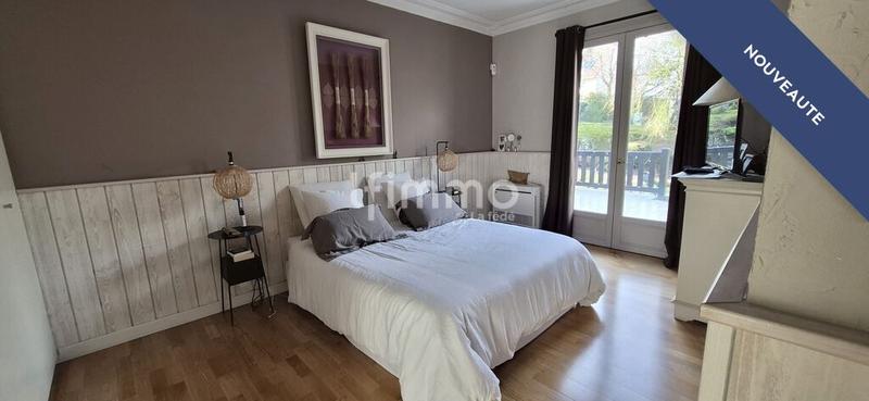 Maison - 226 m² - 8 pièces