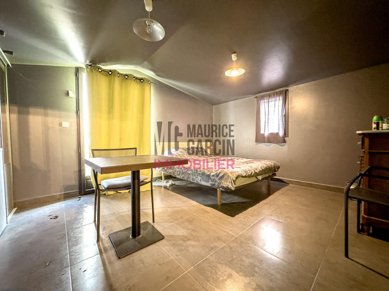 Fonds de commerce - Hôtellerie / Restauration - 220 m²