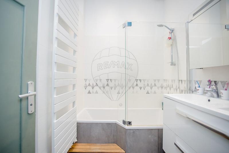 Appartement - 165 m² - 6 pièces