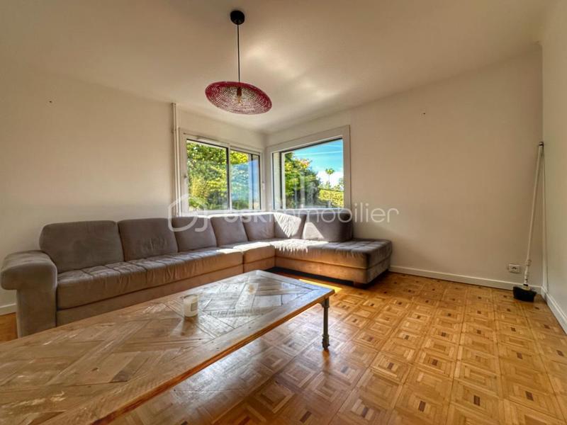 Propriété - 220 m² - 6 pièces