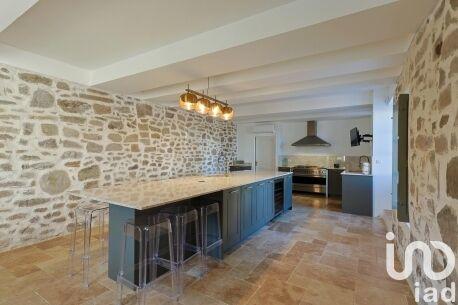 Maison - 870 m² - 13 pièces