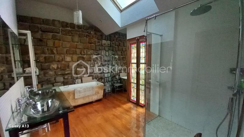 Demeure - 310 m² - 8 pièces