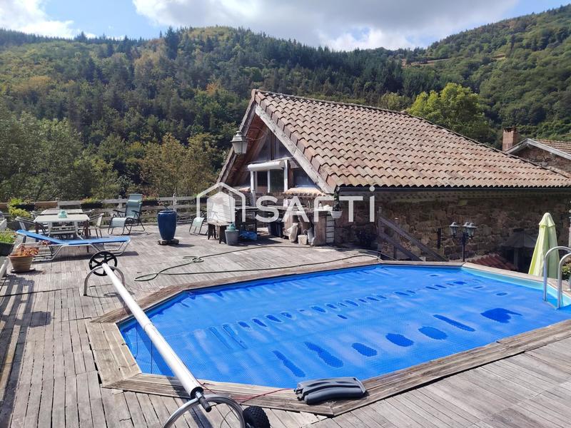 Maison - 263 m² - 8 pièces