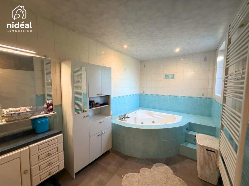 Maison - 196 m² - 6 pièces