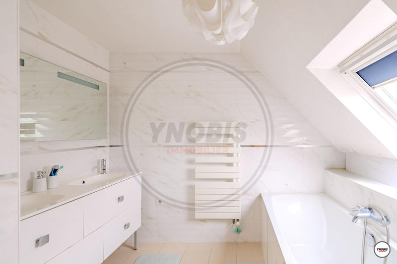 Maison - 101 m² - 6 pièces