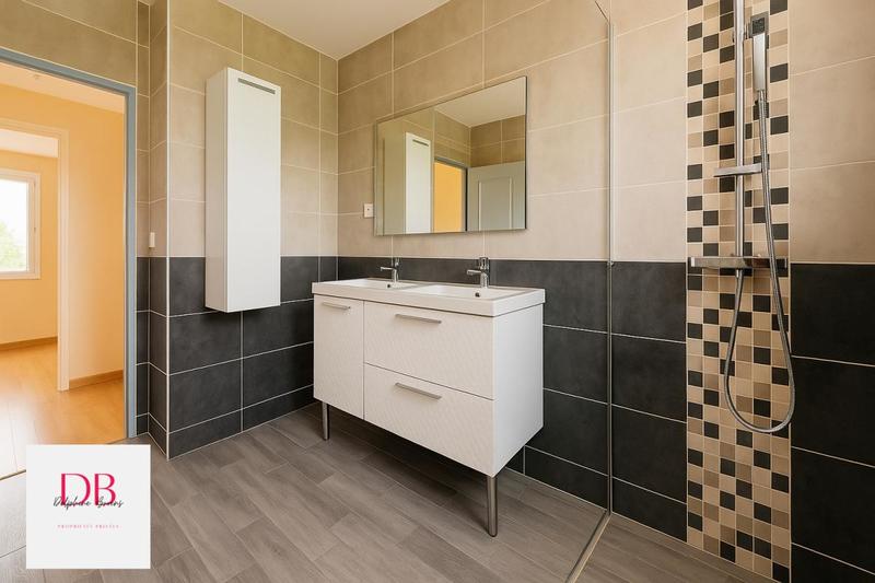 Maison - 92 m² - 5 pièces