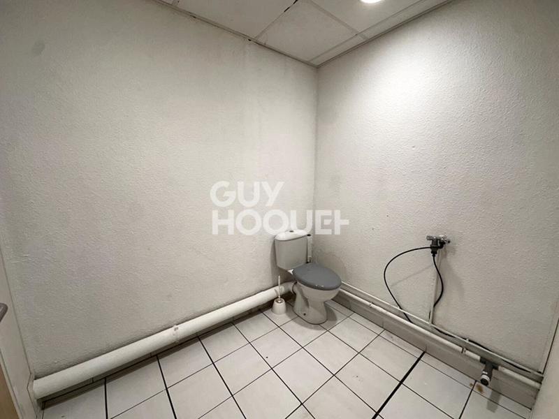 Local commercial - 160 m² - 6 pièces