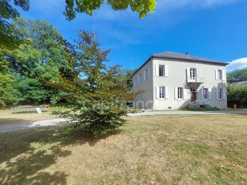 Maison bourgeoise - 539 m² - 14 pièces