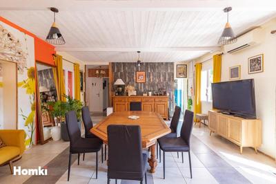 Maison - 250 m² - 8 pièces