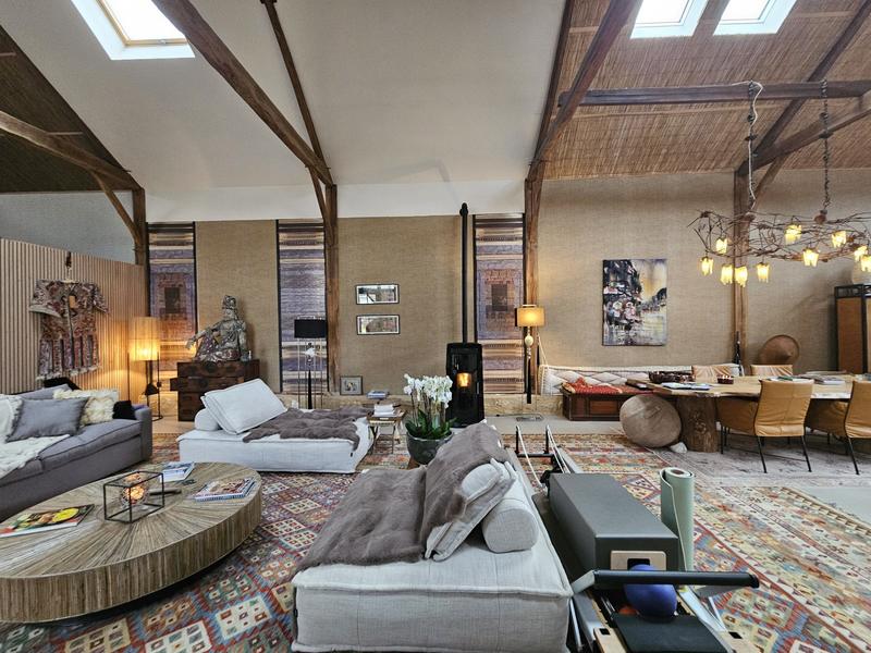 Maison traditionnelle - 275 m² - 8 pièces