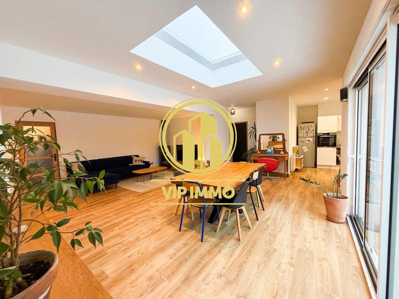 Maison - 142 m² - 8 pièces