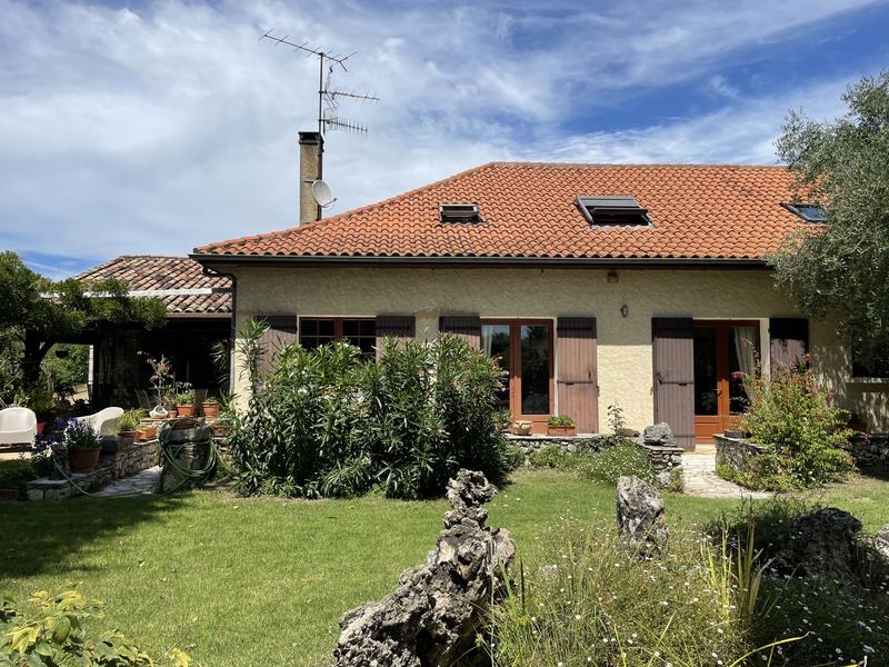 Maison traditionnelle - 191 m² - 6 pièces